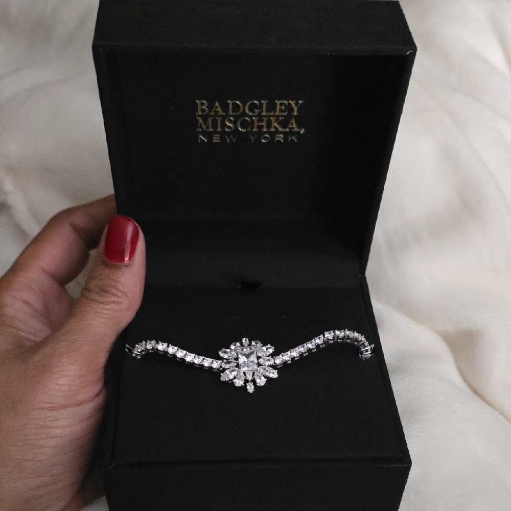 Badgley Mischka Sparkling Silver Bracelet BRAND NEW